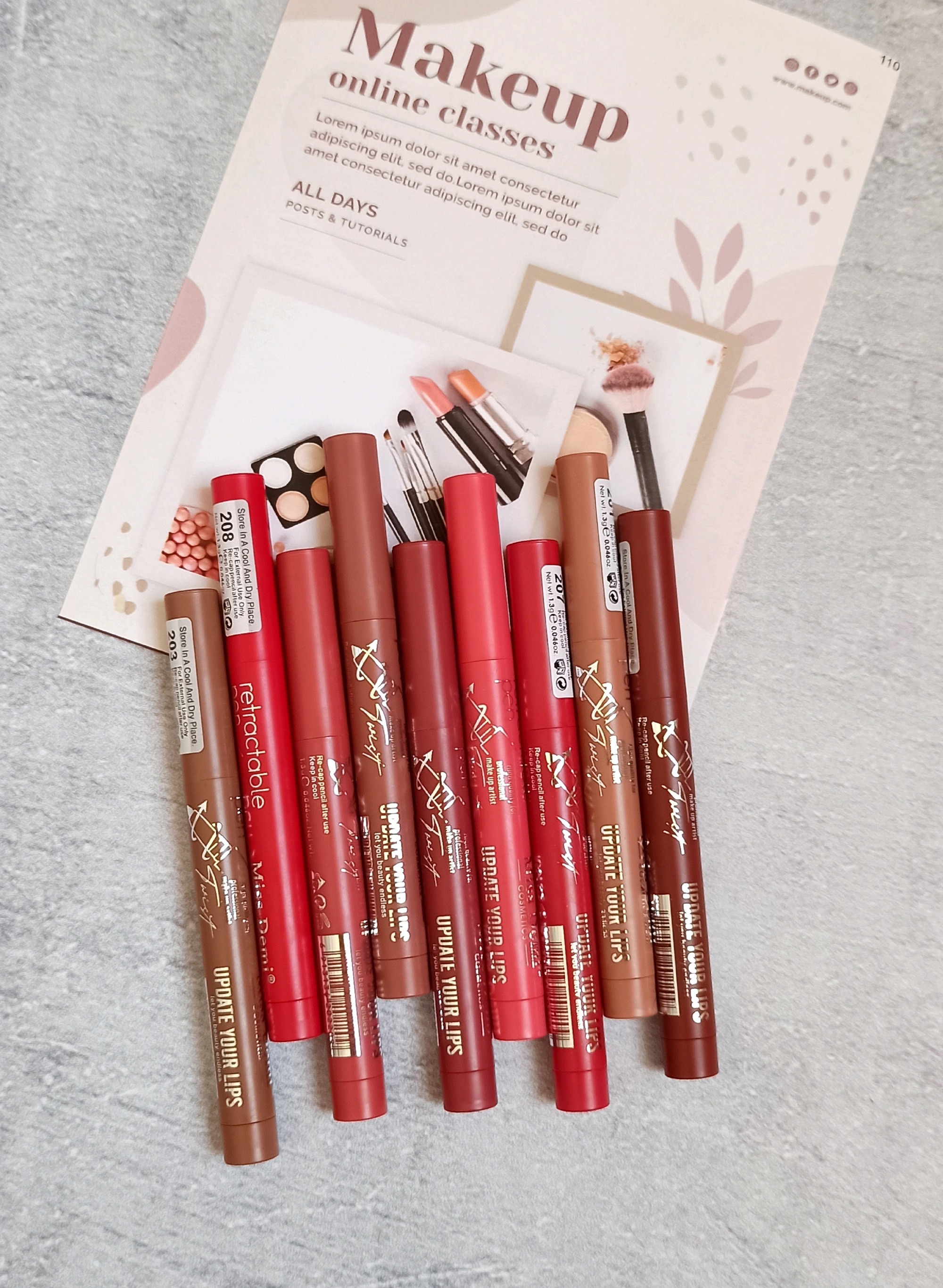 تستر رژ لب مدادی شمعی تراشدار میس دمی